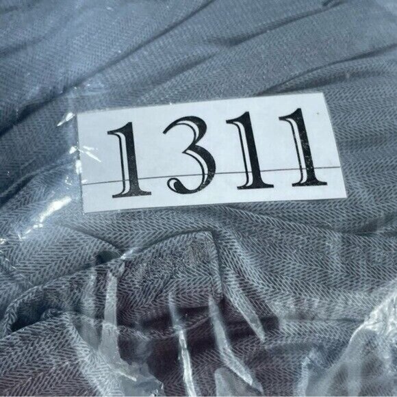 Lululemon Womens Size 4 Jacket full zip *flaw* 1311 - Picture 8 of 8